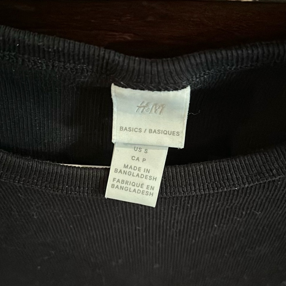 H&M basic black top - Picture 3 of 3